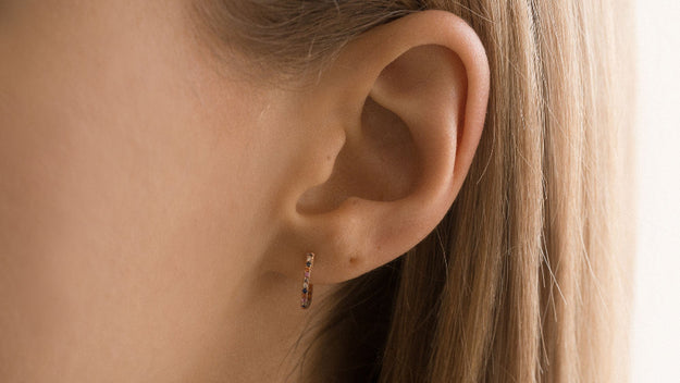 Huggie Earrings — 18K Gold, VS Clarity Natural Diamonds